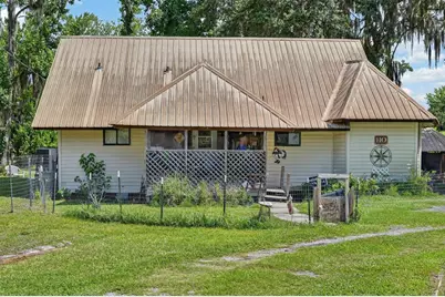110 W Palm Avenue, Crescent City, FL 32112 - Photo 1