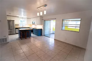 526 Dorset Cir, South Daytona, FL 32119 - Photo 10