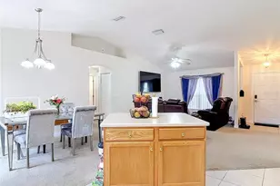 8 Bainbridge Ln, Palm Coast, FL 32137 - Photo 10
