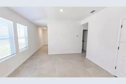 9 Dilly Court, Palm Coast, FL 32164 - Photo 4