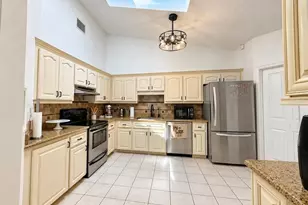 77 Cimmaron Dr, Palm Coast, FL 32137 - Photo 2