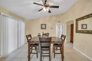 27 Patric Dr, Palm Coast, FL 32164 - Photo 4