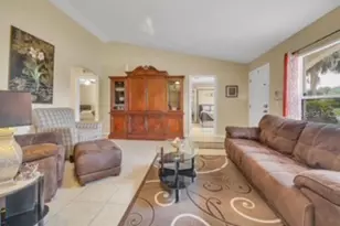 27 Patric Dr, Palm Coast, FL 32164 - Photo 4