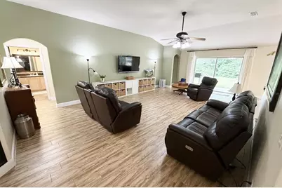 1 Sleeping Beauty Place, Palm Coast, FL 32164 - Photo 2