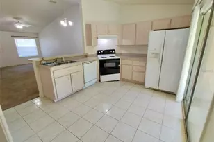 13 Bunker Knolls Ln, Palm Coast, FL 32137 - Photo 2