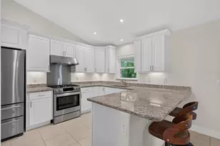 39 White House Dr, Palm Coast, FL 32164 - Photo 10