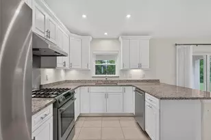 39 White House Dr, Palm Coast, FL 32164 - Photo 2