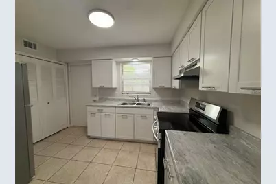 6030 SW 12th Place #2, Gainesville, FL 32607 - Photo 4