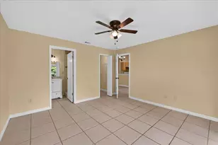37 Pine Hill Ln, Palm Coast, FL 32164 - Photo 4