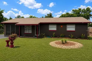 605 Laisy Dr, Deland, FL 32724 - Photo 1