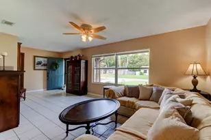 16 Laurel Oaks Cir, Ormond Beach, FL 32174 - Photo 6