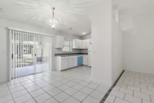 4 Pony Ln, Palm Coast, FL 32164 - Photo 2