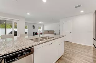 8 Plumtree Pl, Palm Coast, FL 32164 - Photo 12
