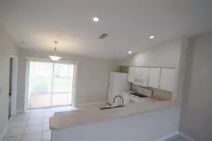 13 Buttonwood Ln, Palm Coast, FL 32137 - Photo 2