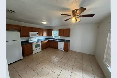 1050 6th Street #B, Holly Hill, FL 32117 - Photo 4