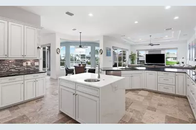 24 Old Oak Drive S, Palm Coast, FL 32137 - Photo 10