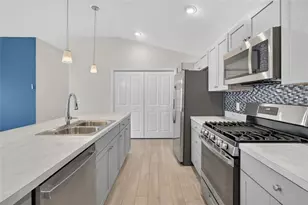 721 Joseph Wy, The Villages, FL 34762 - Photo 14