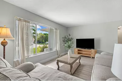 1045 NW 69th Avenue, Margate, FL 33063 - Photo 8