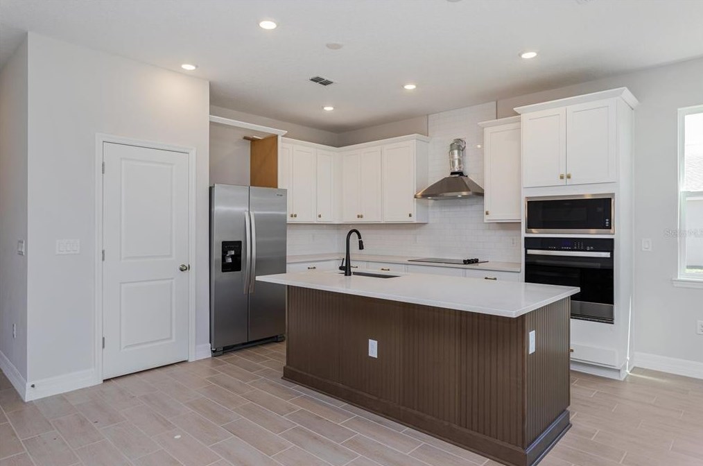 1582 Outback Rd, Saint Cloud FL  34771-7606 exterior