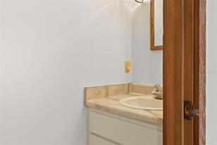 2100 Country Club Dr - Photo 30