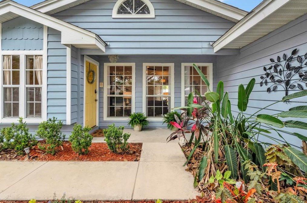 1734 Dorset Dr, Mount Dora, FL 32757-6247
