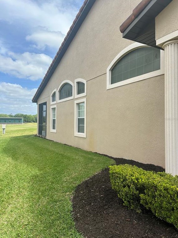 26621 Bella Vista Dr, Howey In The Hills FL  34737-3049 exterior