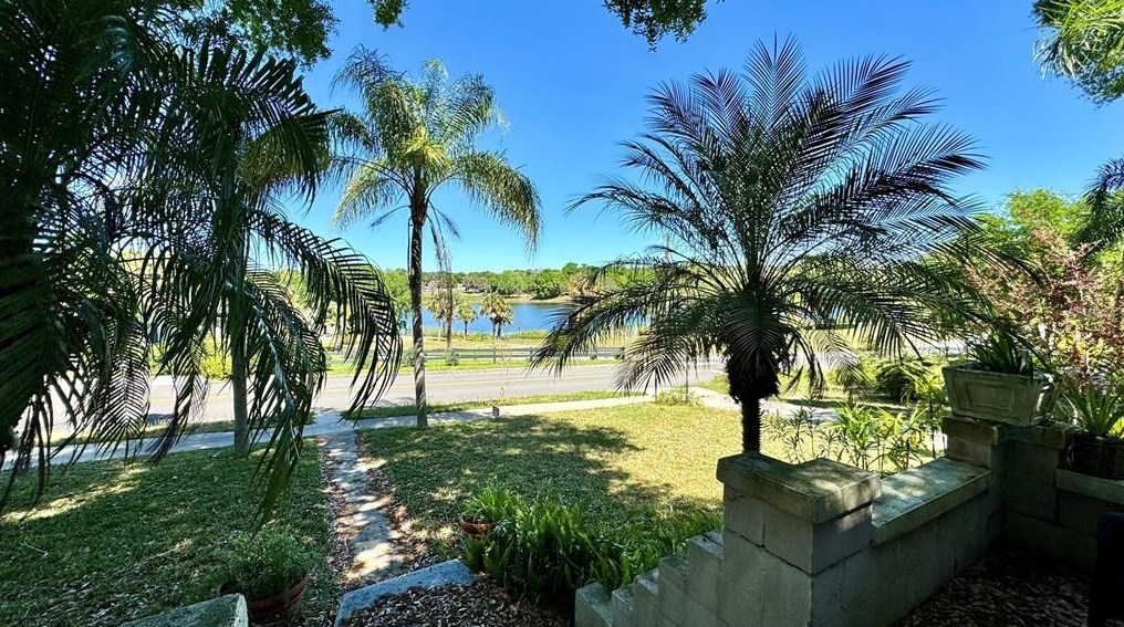 624 Ambassador Ave, Eustis FL  32726-4910 exterior