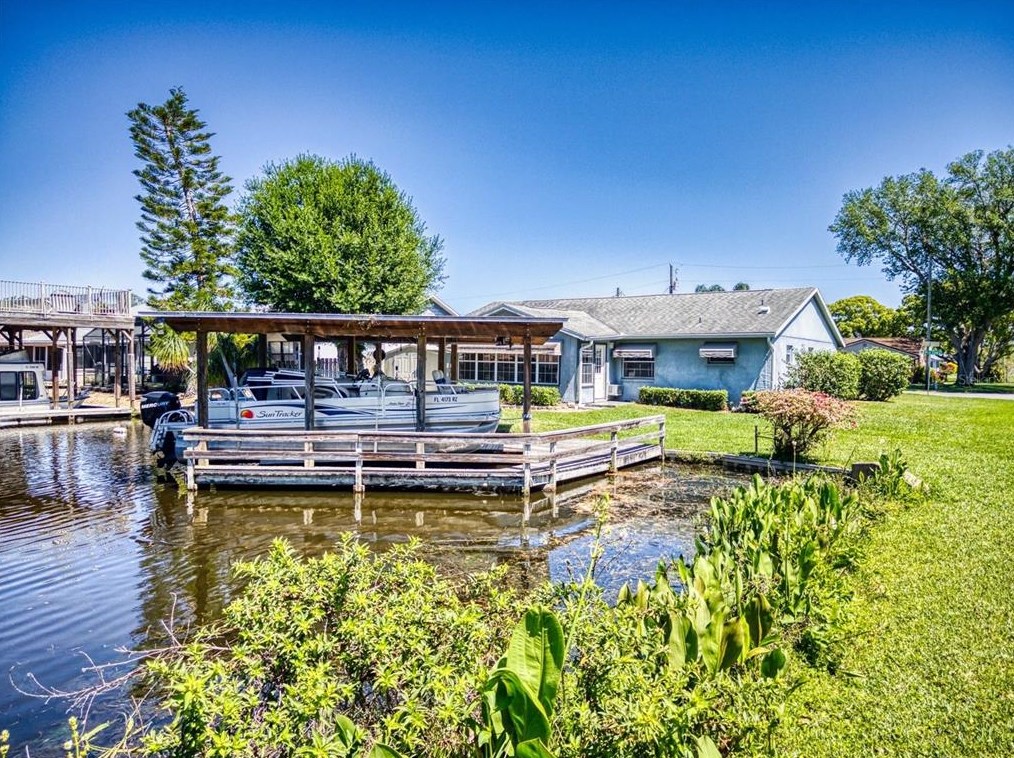26603 Cove Dr, Tavares, FL 32778-9711