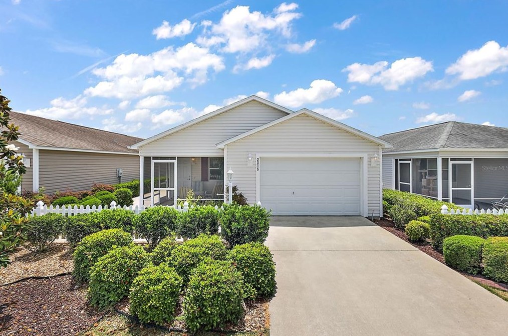 2016 Peaceful Pl, Lady Lake, FL 32162-3860