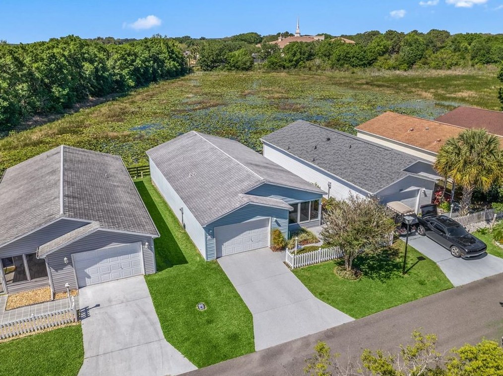 265 Montoya Dr, Lady Lake, FL 32159-8655