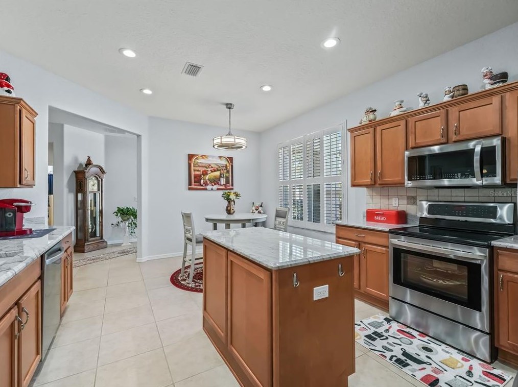 13479 89th Terrace Rd, Summerfield FL  34491-9494 exterior