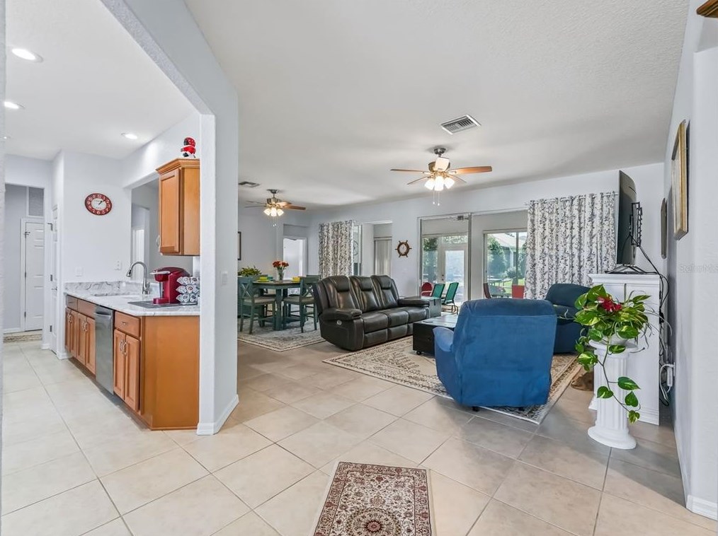 13479 89th Terrace Rd, Summerfield FL  34491-9494 exterior