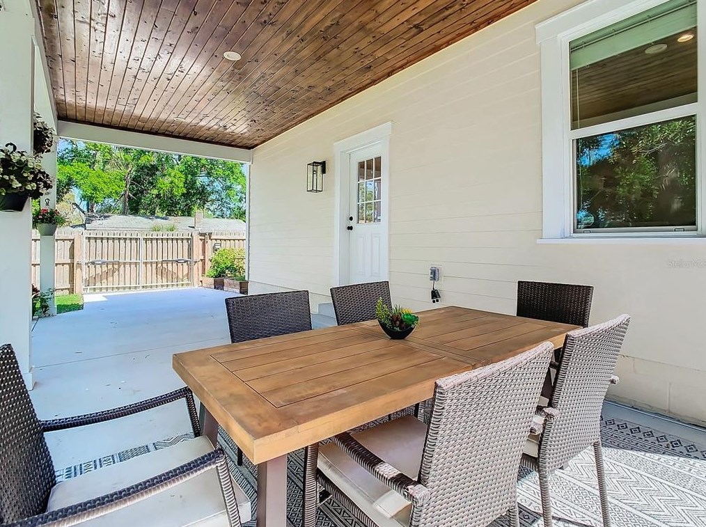 7112 9th St, Tampa FL  33604-5044 exterior