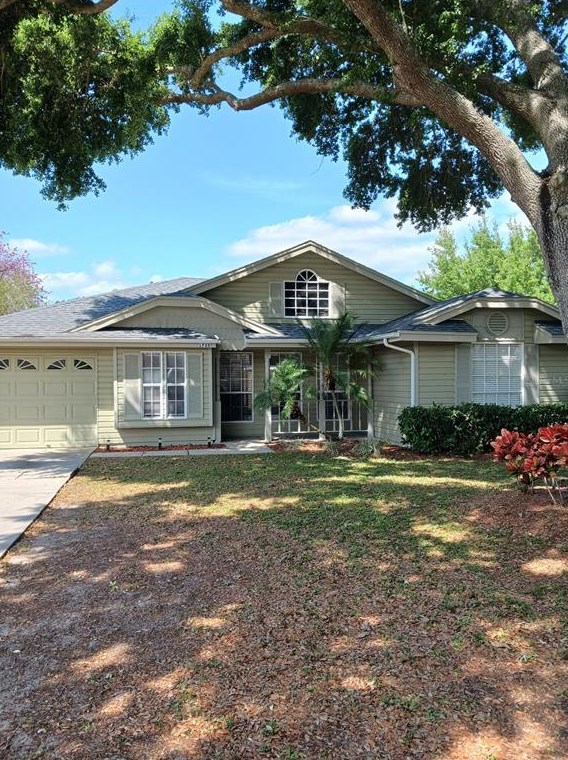 1735 Dorset Dr, Mount Dora, FL 32757-6250