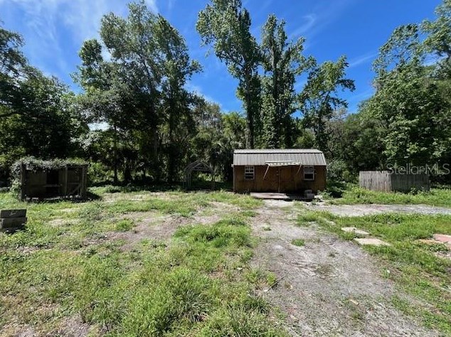 1744 Cr 416n, Lake Panasoffkee, FL 33538