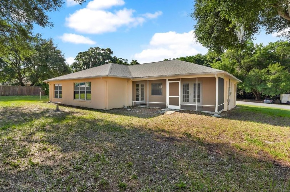 822 Berryhill Cir, Fruitland Park FL  34731-5284 exterior