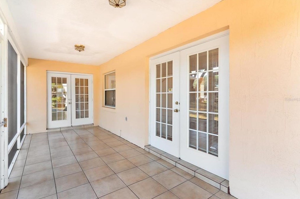 822 Berryhill Cir, Fruitland Park FL  34731-5284 exterior