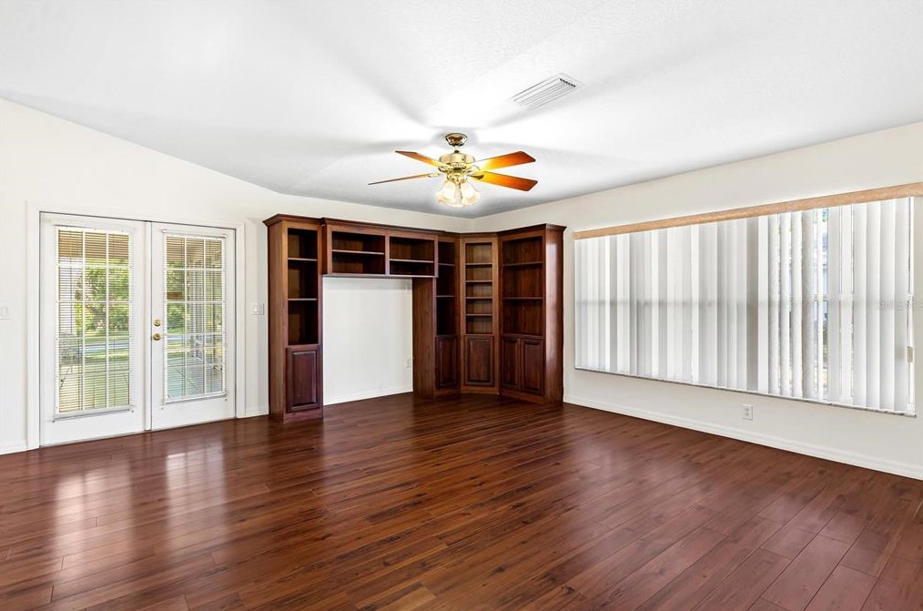 822 Berryhill Cir, Fruitland Park FL  34731-5284 exterior