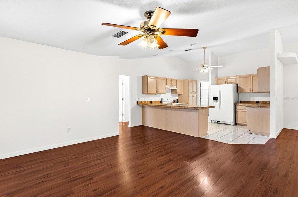 822 Berryhill Cir, Fruitland Park FL  34731-5284 exterior