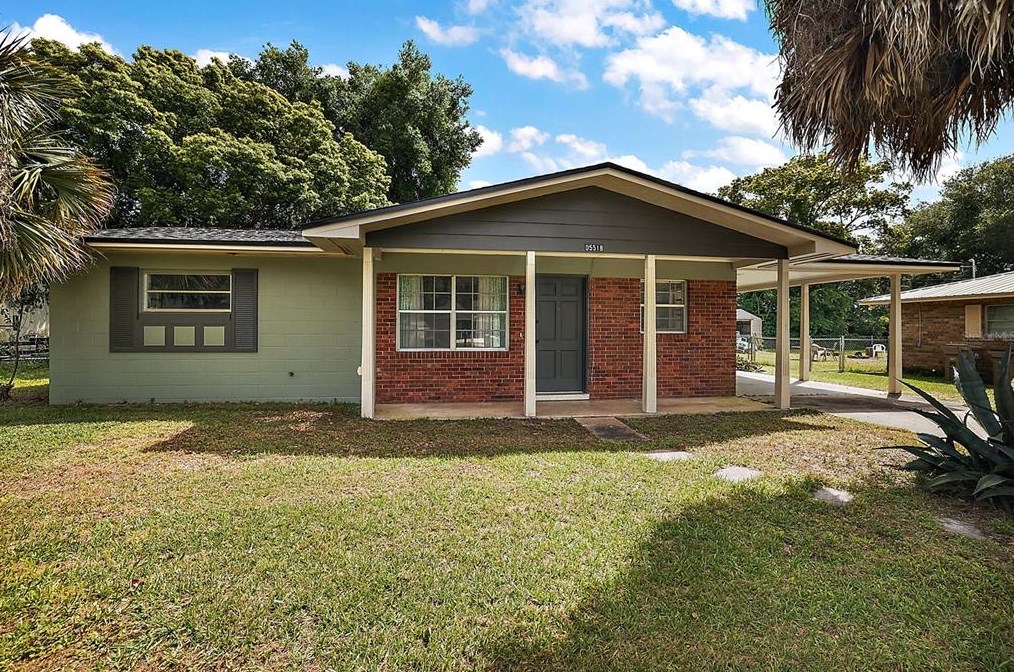 5518 Oak Ln, Fruitland Park, FL 34731