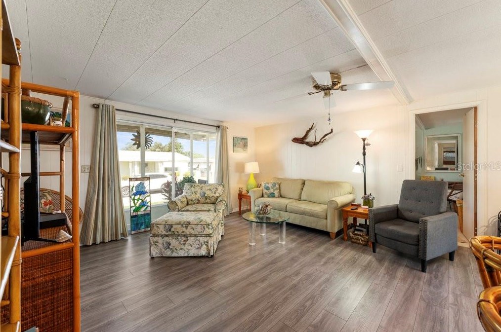 918 Southland Dr, Tavares FL  32778-4549 exterior