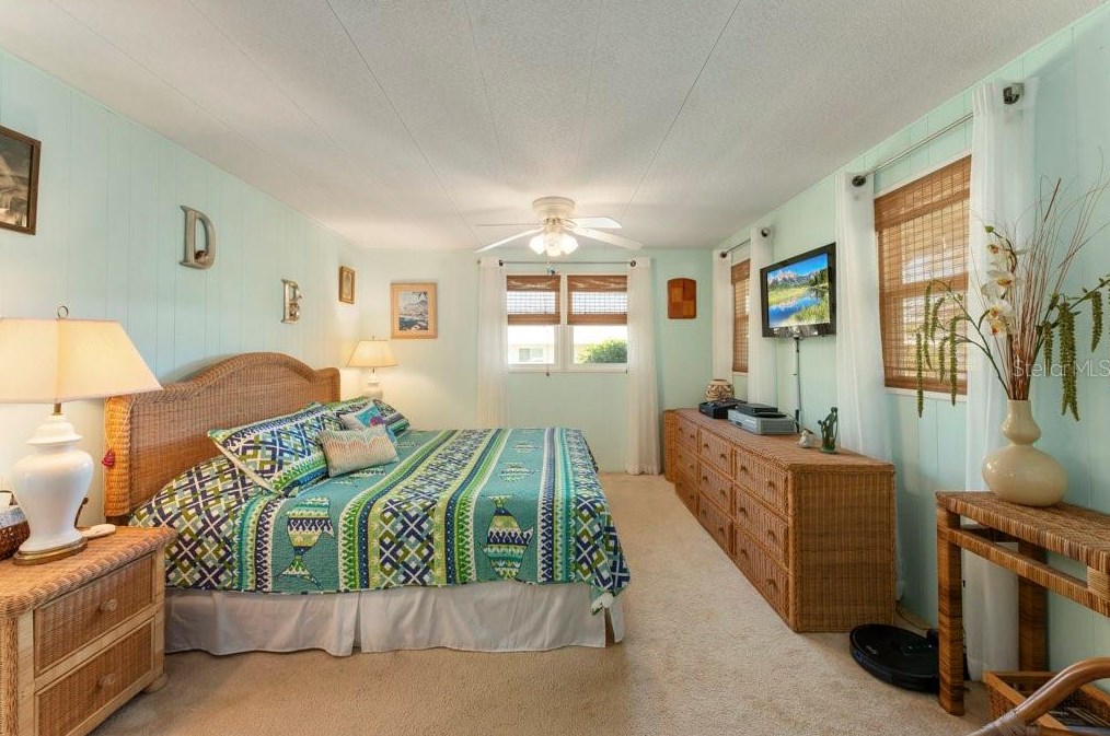 918 Southland Dr, Tavares FL  32778-4549 exterior