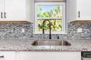 1004 Greenleaf Way, Tarpon Springs, FL 34689 - Photo 16