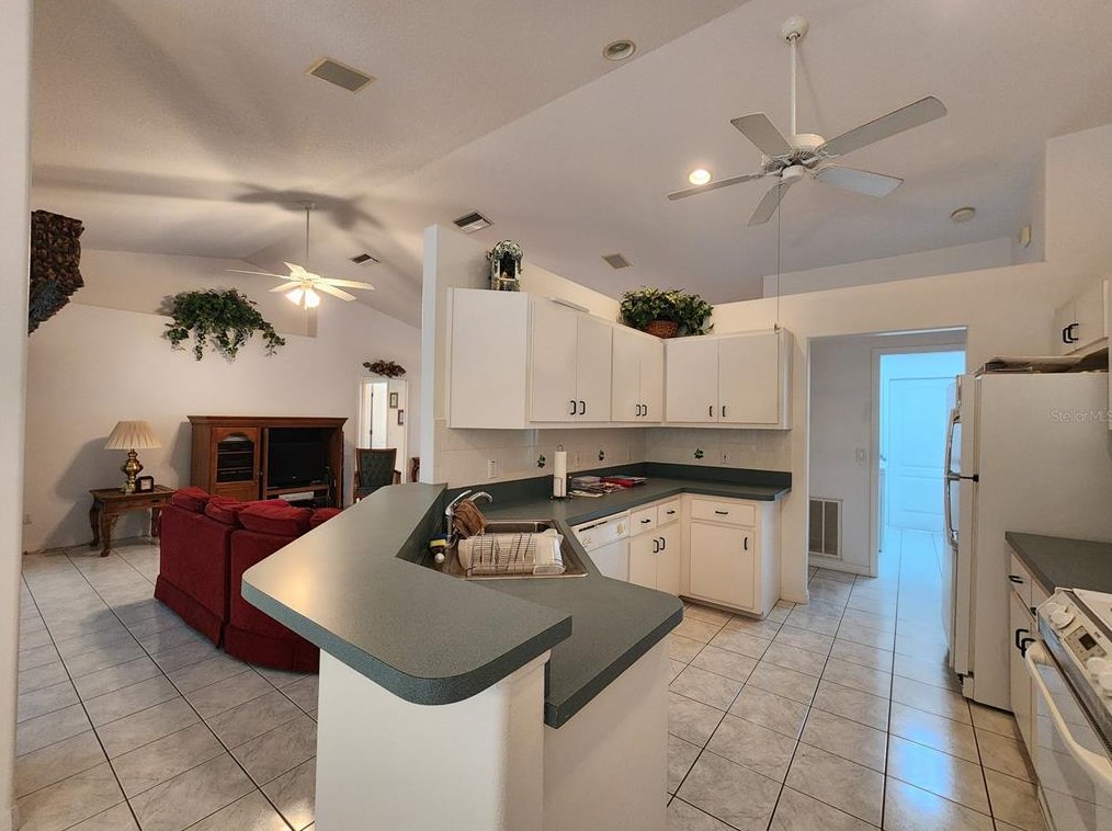 10411 Citrus Spg Blvd, Dunnellon FL 34434-7400 exterior