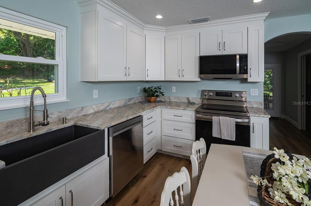 6844 Osceola Dr, Mount Dora FL  32757-7213 exterior