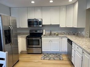 706 Santa Cruz Ln, Howey In The Hills FL  34737-3119 exterior