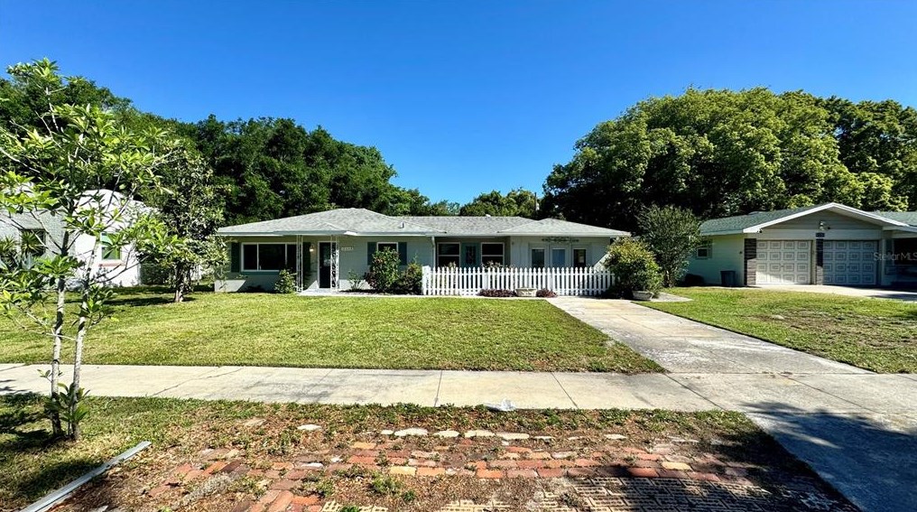 2049 Florence Rd, Mount Dora, FL 32757