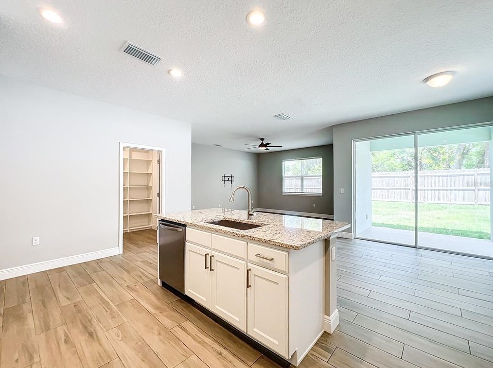 607 Dominish Estates Dr, Apopka FL  32712-3733 exterior