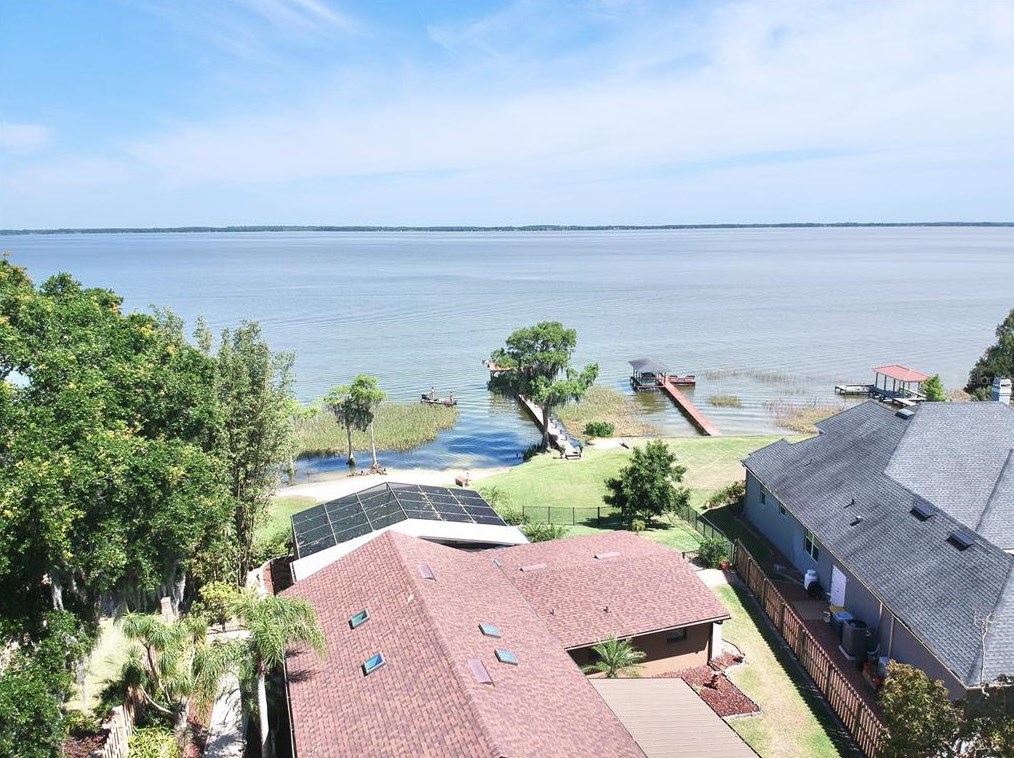 175 Banning Beach Rd, Tavares, FL 32778