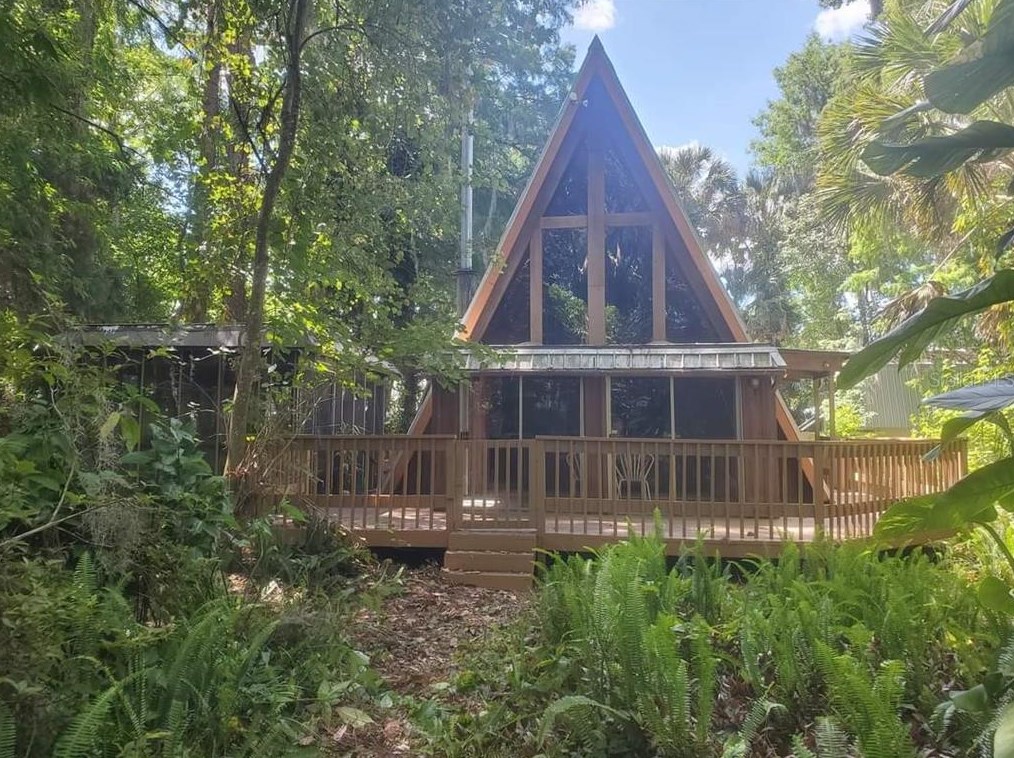 56328 Hazelnut Rd, Astor, FL 32102
